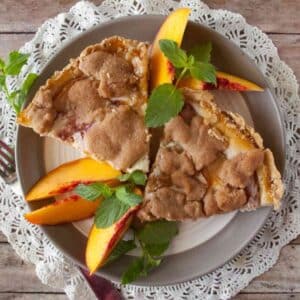 Streusel Crumb Topped Peach Pie