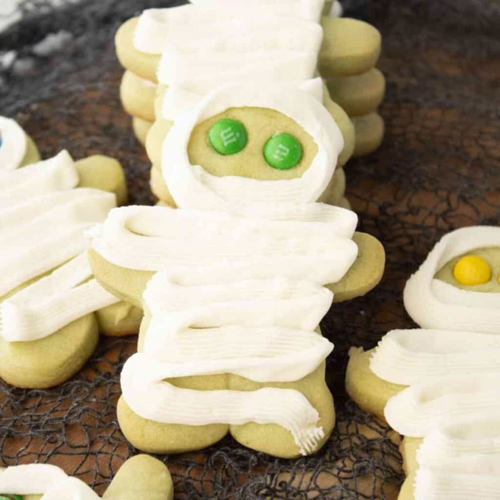 Easy Mummy Cookies for Halloween - Mindee's Cooking Obsession
