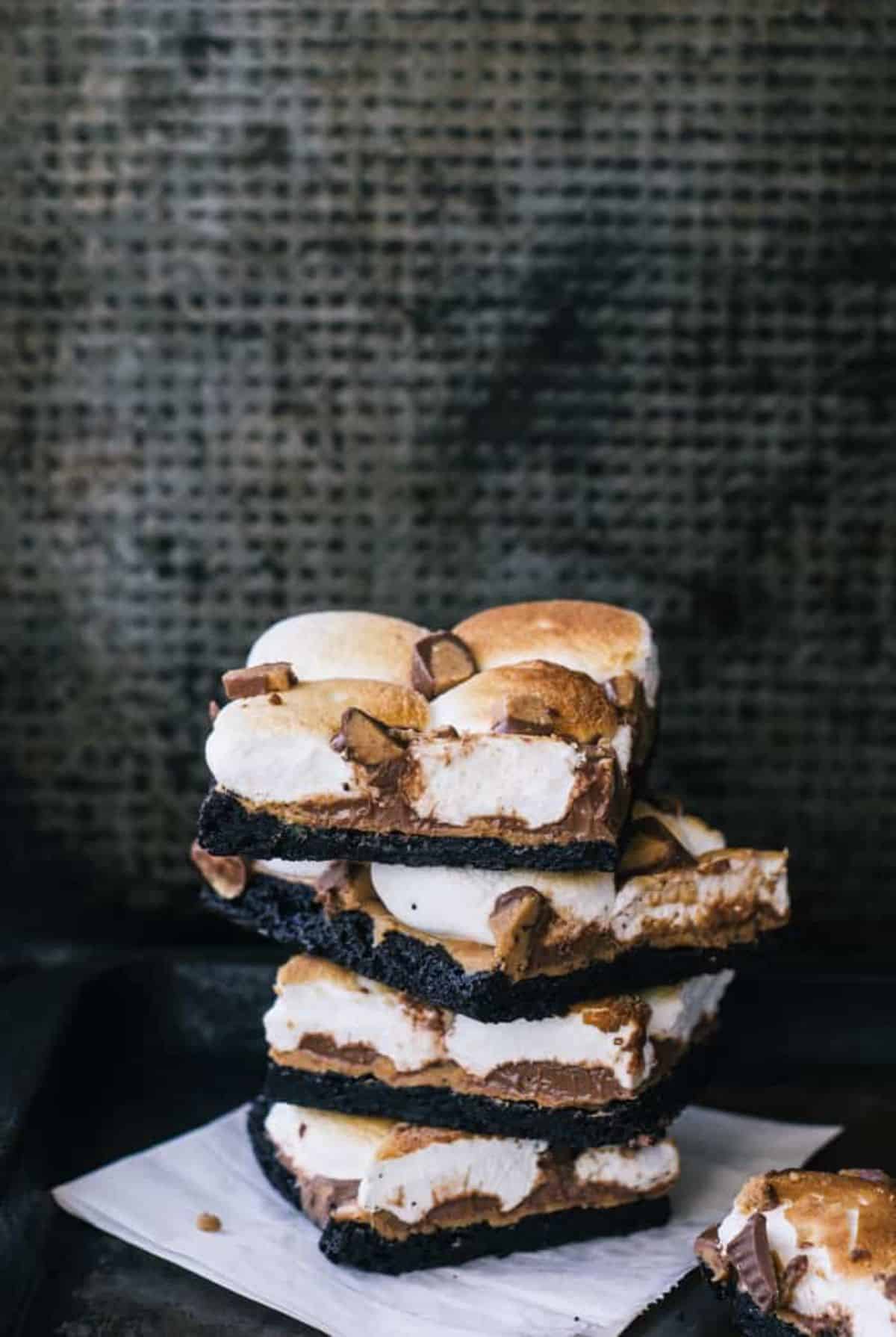 A pile of S'Moreo Oero Bars on a paper napkin.