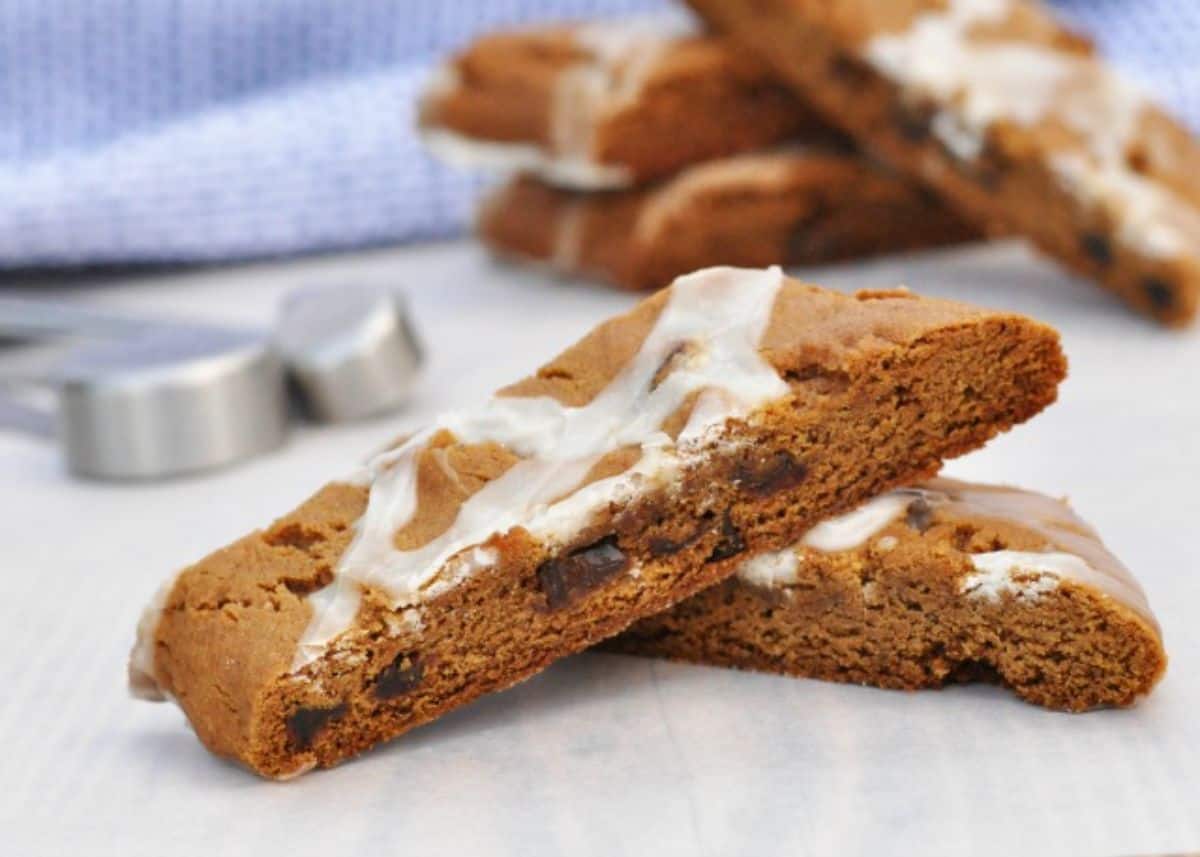 A bunch of Chewy Bars on a table.